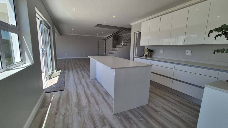 3 Bedroom Property for Sale in Country Club Western Cape